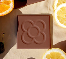 Cargar imagen en el visor de la galería, POSAVASO PANOT DE BARCELONA Sombra Marron