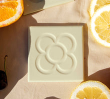 Cargar imagen en el visor de la galería, POSAVASO PANOT DE BARCELONA Amarillo