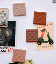 Cargar imagen en el visor de la galería, IMANES " FLOR DE BARCELONA" Set-3