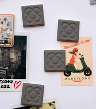 Cargar imagen en el visor de la galería, IMANES " FLOR DE BARCELONA" Set-9
