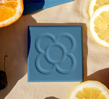 Load image into Gallery viewer, POSAVASO PANOT DE BARCELONA Azul Ultramarin