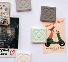 Cargar imagen en el visor de la galería, IMANES &quot; FLOR DE BARCELONA&quot; Set-8