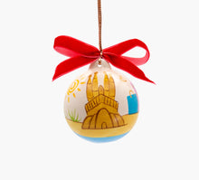 Cargar imagen en el visor de la galería, BOLA DE NAVIDAD PARA COLGAR - SAGRADA Y UN CORAZON