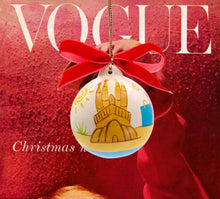 Load image into Gallery viewer, BOLA DE NAVIDAD PARA COLGAR - SAGRADA Y UN CORAZON