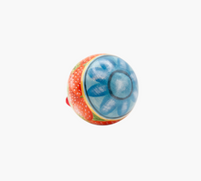 Cargar imagen en el visor de la galería, BOLA DE NAVIDAD PARA COLGAR - FRESAS EN UN PLATO